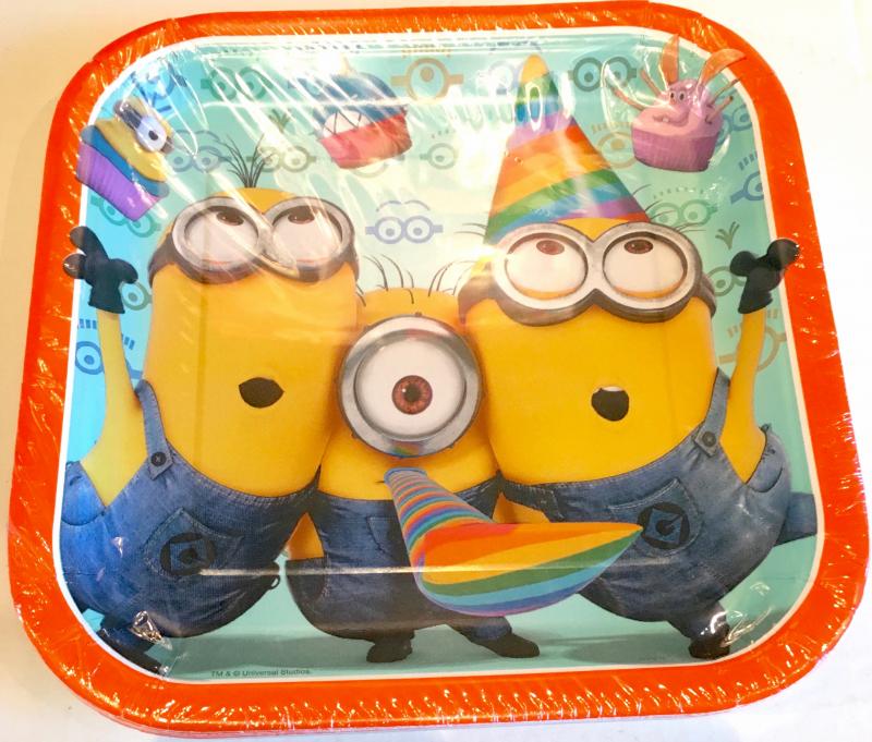 Assiettes carrées les minions pas cher