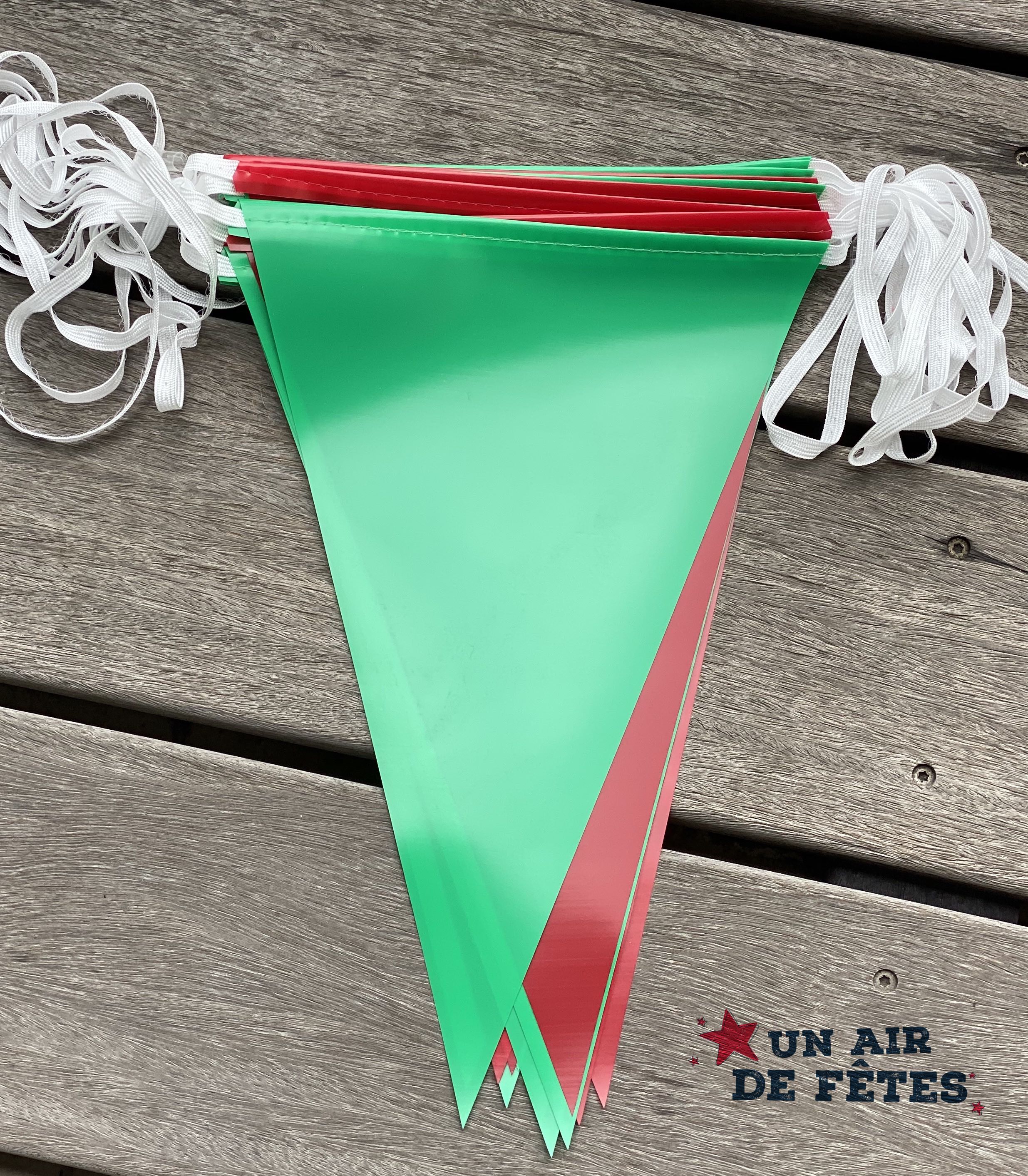 Guirlande fanions triangle vert et rouge pas cher